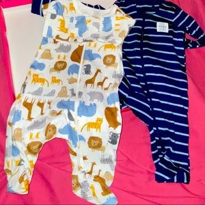 2 pack Long Sleeve Onesies 0-3 Months ❤️